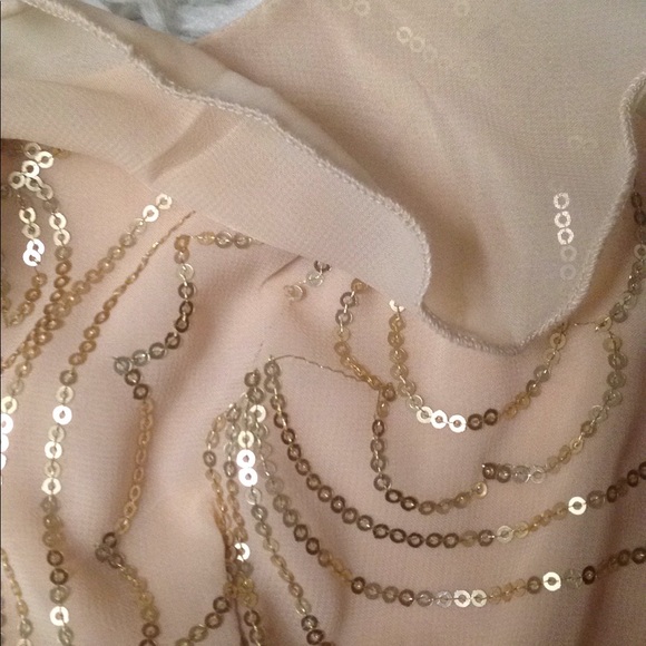 ๐Host Pick!๐Macyโs Johnny Martin cream ruffle and gold sequin trim party dress - Picture 6 of 11